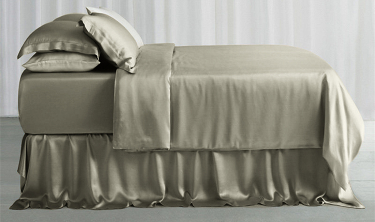 Satin vs Silk Sheets:Understanding the Difference When Buying Silk Pillowcases and Sheets