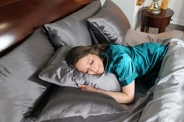 Warum auf einem Seidenkissenbezug schlafen?