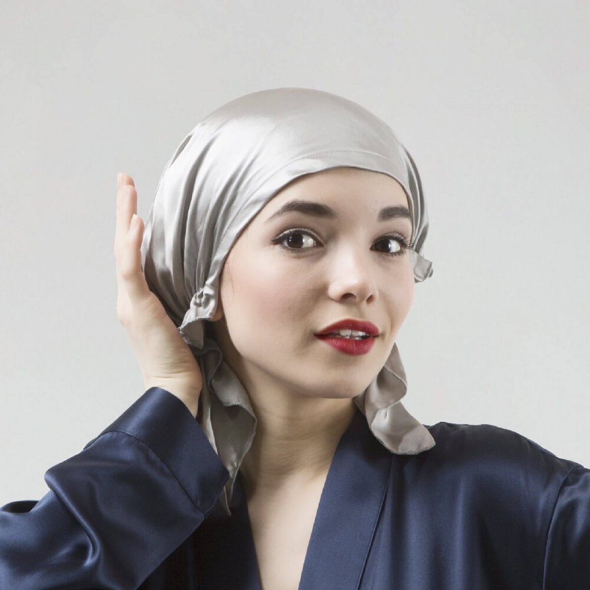 7 Benefits of Silk Sleep Bonnets for Curls - Curly Life - Aus