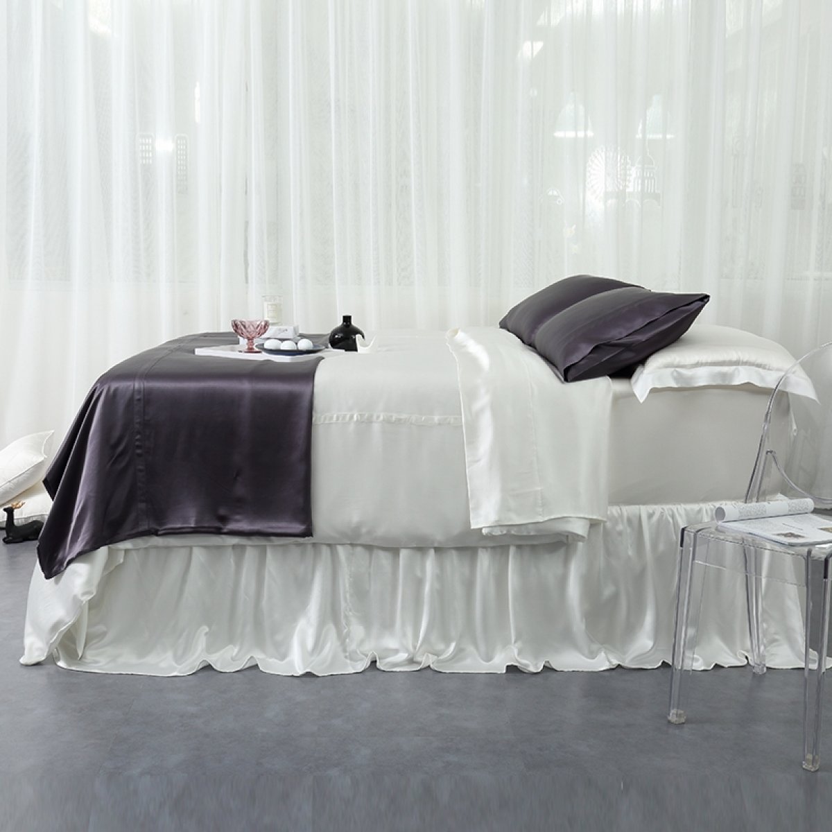 Silky Ruffle Bedding Set / Ivory White