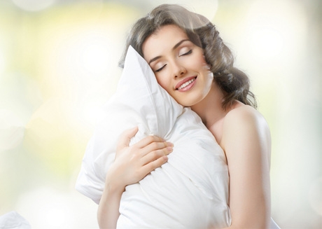 Silk pillowcases help to sleep and prevent aging